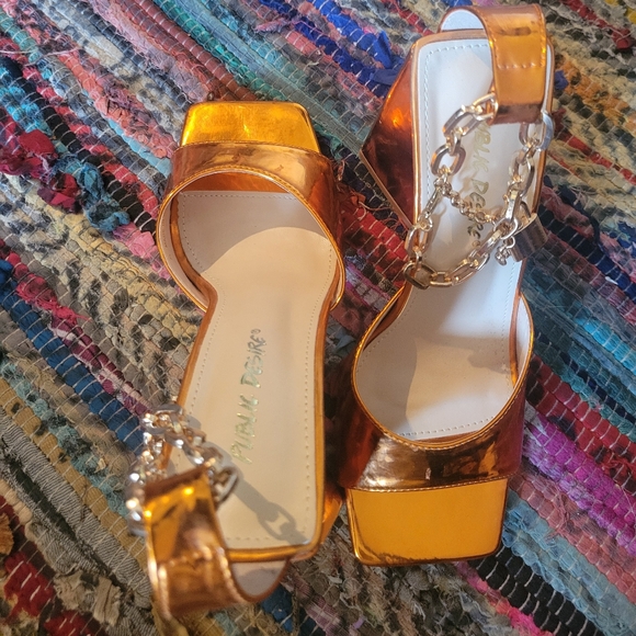 SUPER Sexy-Never worn heels - Picture 5 of 8